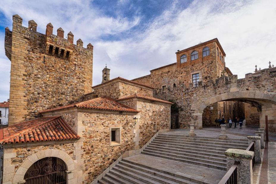 Apartamento La Almena 1 Junto A Plaza Mayor,2 Habitaciones, Parking Gratuito Caces Exterior foto
